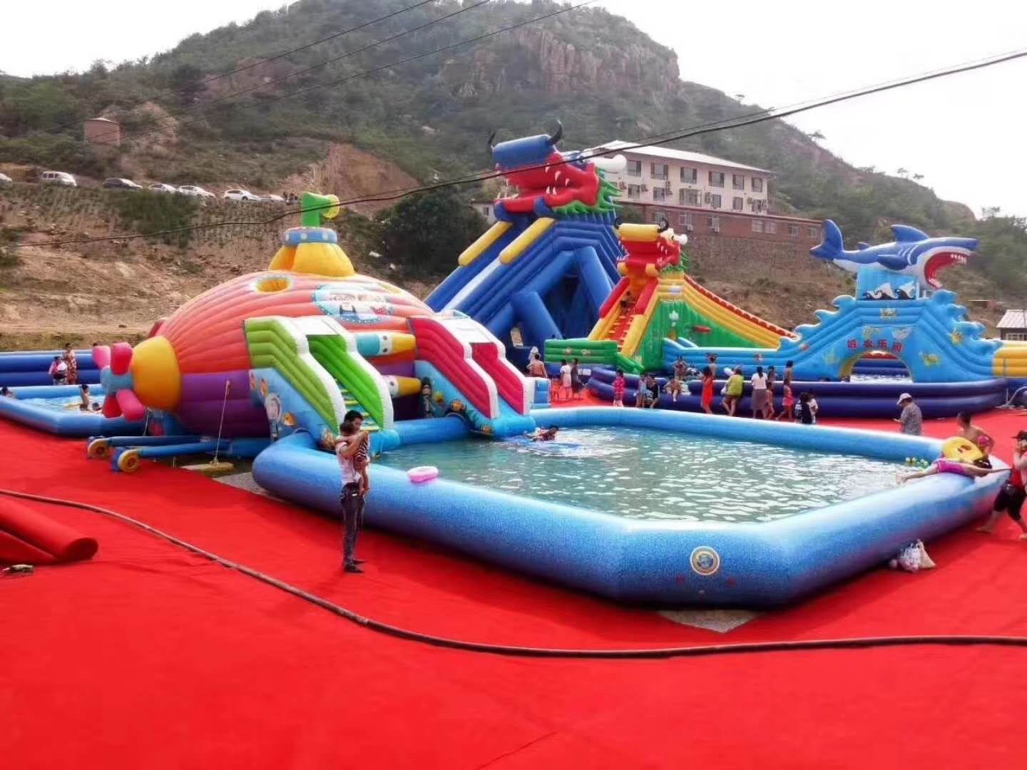 象山深海潜艇充气水上乐园
